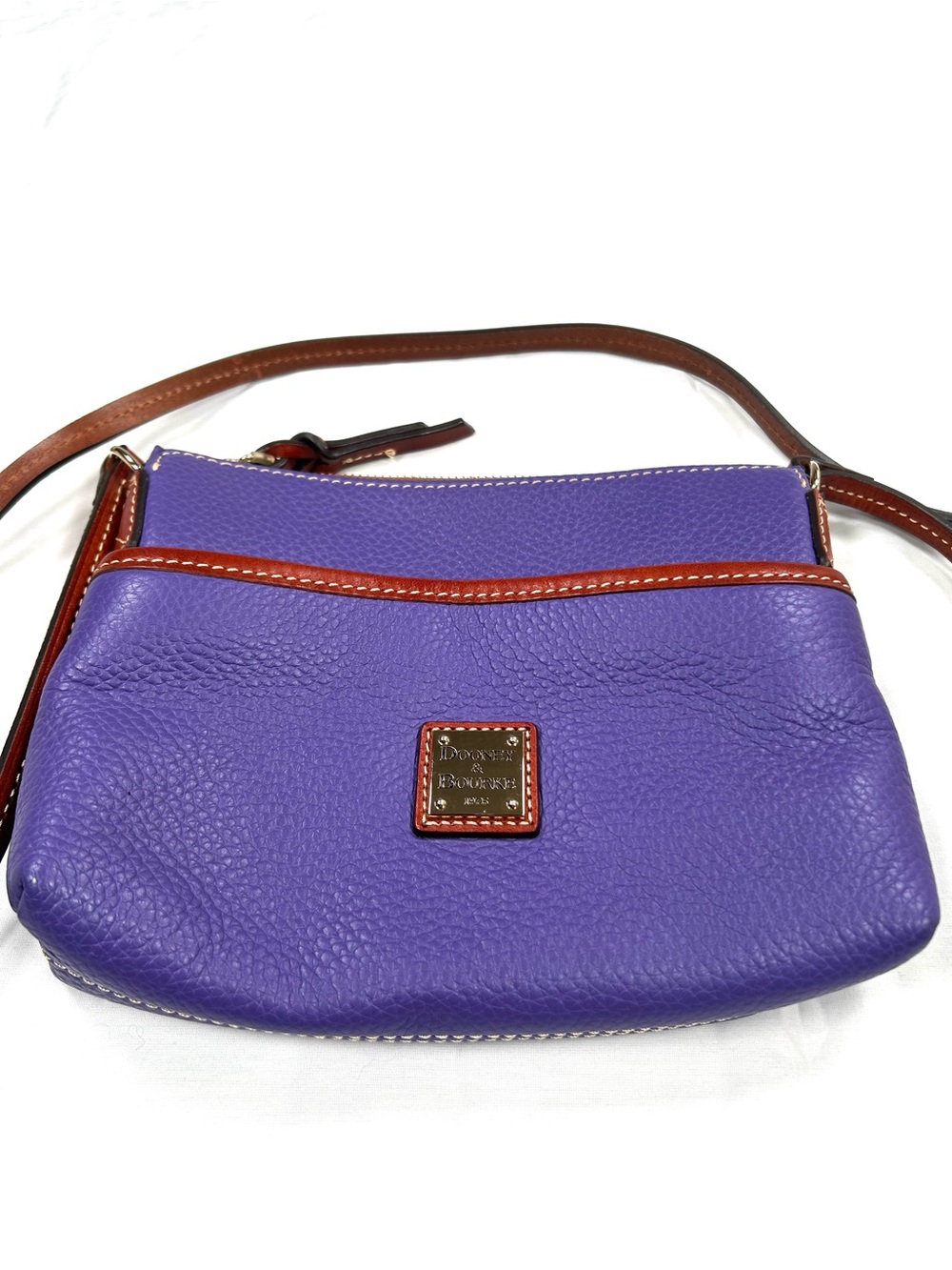LN Dooney & Bourke Pebble Grain Ginger Pouchette Crossbody Bag